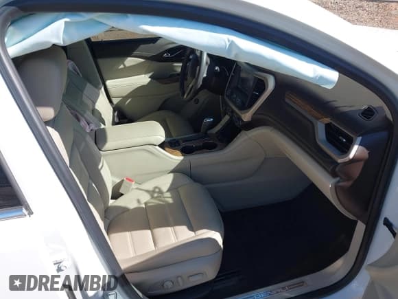 ✅ 2019 GMC Acadia Denali • VIN: 1GKKNPLS7KZ215989 • Lot: 43665254. Listed on IAAI with 35,063 mi. Free auction sales archive from the USA and detailed vehicle history report at DreamBid. Image 5.