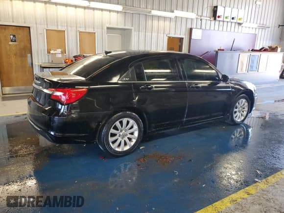 ✅ 2011 Chrysler 200 Touring • VIN: 1C3BC1FB5BN549766 • Lot: 68342215. Wystawiony na Copart z przebiegiem 211 487 mil. Bezpłatny archiwum sprzedaży aukcyjnych z USA i szczegółowy raport historii pojazdu na DreamBid. Zdjęcie 3.