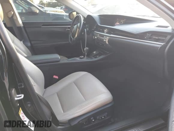 ✅ 2015 Lexus ES 330 • VIN: JTHBK1GG6F2159810 • Lot: 43721854. Listed on IAAI with 162,642 mi. Free auction sales archive from the USA and detailed vehicle history report at DreamBid. Image 5.