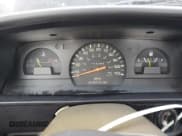 ✅ 1993 Toyota Pickup DLX • VIN: JT4RN82PXP5070300 • Lot: 93468635. Wystawiony na Copart z przebiegiem 203 096 mil. Bezpłatny archiwum sprzedaży aukcyjnych z USA i szczegółowy raport historii pojazdu na DreamBid. Zdjęcie 9.