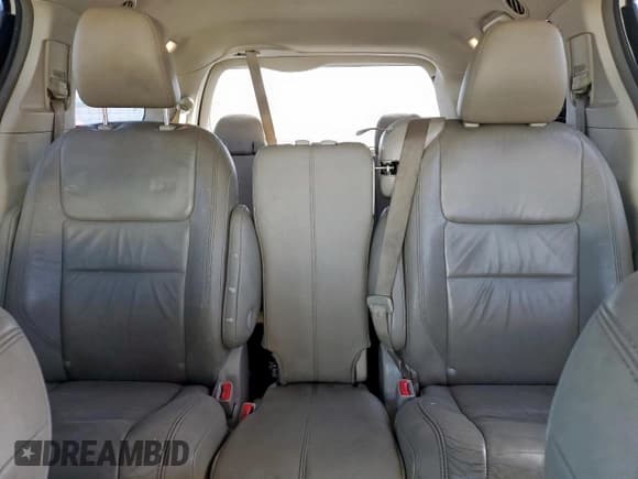✅ 2018 Toyota Sienna XLE • VIN: 5TDYZ3DC0JS940599 • Lot: 92321525. Listed on Copart with 183,394 mi. Free auction sales archive from the USA and detailed vehicle history report at DreamBid. Image 10.