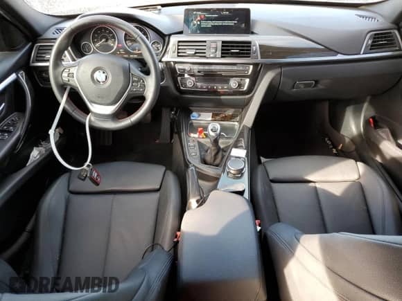 2016 BMW 3 Series z VIN WBA8E7C59GK572863, wystawiony jako Copart lot #77001544 z przebiegiem 122 537 mil mil oraz Szkoda całkowita • Salvage title. Historia ofert i sprzedaży dostępna na DreamBid. Obrazek 8.