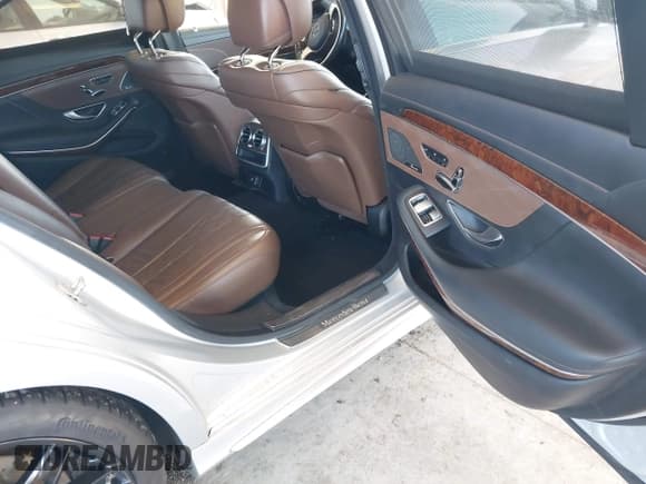 ✅ 2014 Mercedes-Benz S 550 • VIN: WDDUG8FB2EA065945 • Lot: 43710066. Listed on IAAI with 70,541 mi. Free auction sales archive from the USA and detailed vehicle history report at DreamBid. Image 8.
