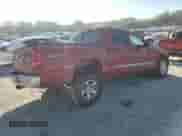 2008 Dodge Dakota Laramie z VIN 1D7HW58N28S633412, wystawiony jako Copart lot #73052994 z przebiegiem 205 950 mil mil oraz Szkoda całkowita • Salvage title. Historia ofert i sprzedaży dostępna na DreamBid. Obrazek 3.