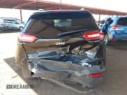 ✅ 2015 Jeep Cherokee Latitude • VIN: 1C4PJMCS1FW559577 • Lot: 42898032. Wystawiony na IAAI z przebiegiem 135 847 mil. Bezpłatny archiwum sprzedaży aukcyjnych z USA i szczegółowy raport historii pojazdu na DreamBid. Zdjęcie 6.