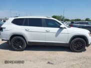 ✅ 2018 Volkswagen Atlas SE • VIN: 1V2CP2CA6JC595282 • Lot: 42227930. Listed on IAAI with 95,800 mi. Free auction sales archive from the USA and detailed vehicle history report at DreamBid. Image 14.