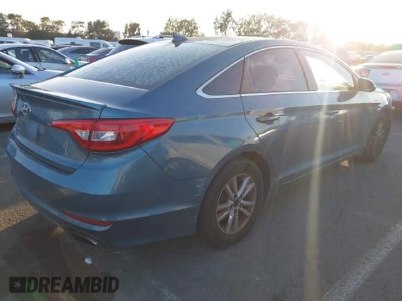 ✅ 2016 Hyundai Sonata SE • VIN: 5NPE24AF9GH321218 • Лот: 43627366. Опубликован ранее на IAAI с пробегом 107 794 миль. Бесплатный доступ к архиву аукционных продаж из США и подробный отчёт об истории автомобиля на DreamBid. Изображение 4.