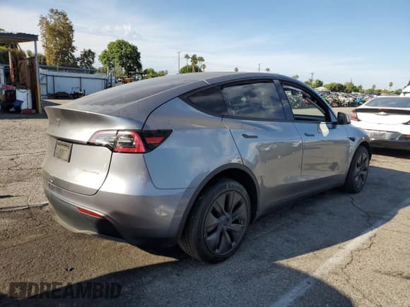 ✅ 2024 Tesla Model Y Long Range • VIN: 7SAYGAEE4RF125173 • Lot: 80579585. Listed on Copart with Not provided. Free auction sales archive from the USA and detailed vehicle history report at DreamBid. Image 3.