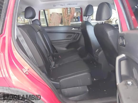 ✅ 2018 Volkswagen Tiguan SEL • VIN: 3VV2B7AX1JM190155 • Lot: 41675633. Wystawiony na IAAI z przebiegiem 91 594 mil. Bezpłatny archiwum sprzedaży aukcyjnych z USA i szczegółowy raport historii pojazdu na DreamBid. Zdjęcie 8.