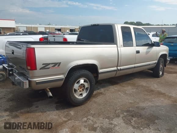 ✅ 1998 Chevrolet Silverado 1500 • VIN: 1GCEK19R7WR128375 • Lot: 43432612. Listed on IAAI with Not provided. Free auction sales archive from the USA and detailed vehicle history report at DreamBid. Image 4.