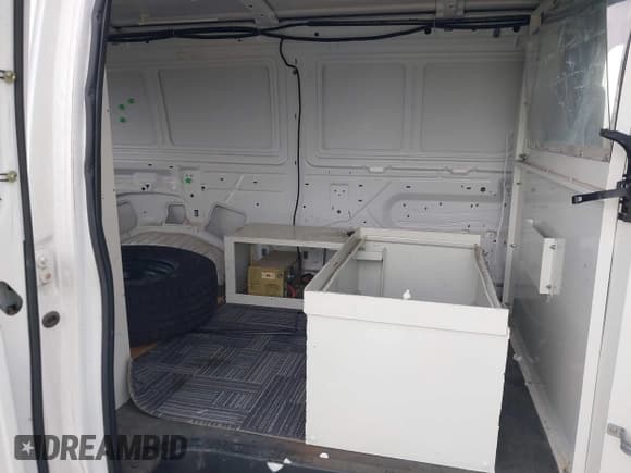 ✅ 1998 Ford Econoline Cargo • VIN: 1FTNE2421WHB62535 • Lot: 42416414. Wystawiony na IAAI z przebiegiem 65 615 mil. Bezpłatny archiwum sprzedaży aukcyjnych z USA i szczegółowy raport historii pojazdu na DreamBid. Zdjęcie 8.