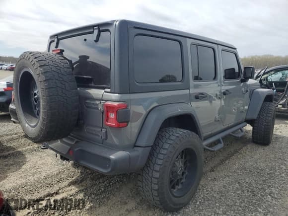 ✅ 2020 Jeep Wrangler Unlimited Sport S • VIN: 1C4HJXDG8LW266626 • Лот: 49965125. Опубликован ранее на Copart с пробегом 50 131 миль. Бесплатный доступ к архиву аукционных продаж из США и подробный отчёт об истории автомобиля на DreamBid. Изображение 3.