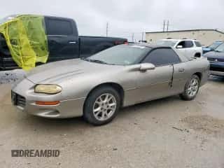 2002 Chevrolet Camaro z VIN 2G1FP22K422114559, wystawiony jako Copart lot #51294095 z przebiegiem 170 273 mil mil oraz Czysty tytuł • Clean title. Historia ofert i sprzedaży dostępna na DreamBid. Obrazek 1.