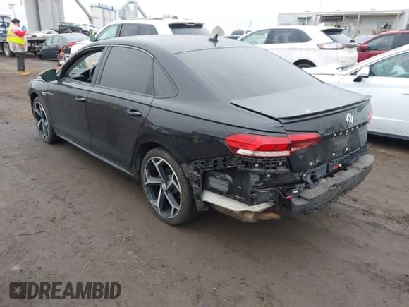 ✅ 2020 Volkswagen Passat R-Line • VIN: 1VWMA7A35LC018414 • Лот: 41443751. Опубликован ранее на IAAI с пробегом 66 776 миль. Бесплатный доступ к архиву аукционных продаж из США и подробный отчёт об истории автомобиля на DreamBid. Изображение 3.