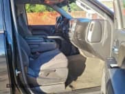 ✅ 2018 Chevrolet Silverado 1500 LT • VIN: 3GCPCREC8JG366167 • Lot: 96327085. Wystawiony na Copart z przebiegiem 134 515 mil. Bezpłatny archiwum sprzedaży aukcyjnych z USA i szczegółowy raport historii pojazdu na DreamBid. Zdjęcie 5.