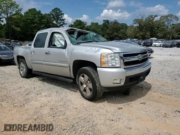 ✅ 2011 Chevrolet Silverado 1500 LT • VIN: 3GCPCSE06BG212684 • Lot: 81589185. Wystawiony na Copart z przebiegiem Nie podano. Bezpłatny archiwum sprzedaży aukcyjnych z USA i szczegółowy raport historii pojazdu na DreamBid. Zdjęcie 13.