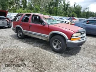 ✅ 1998 Chevrolet Blazer LS • VIN: 1GNCS13WXW2135178 • Lot: 60101125. Wystawiony na Copart z przebiegiem Nie podano. Bezpłatny archiwum sprzedaży aukcyjnych z USA i szczegółowy raport historii pojazdu na DreamBid. Zdjęcie 4.