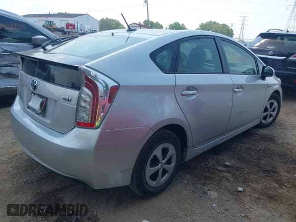 ✅ 2013 Toyota Prius Two • VIN: JTDKN3DU1D5617005 • Lot: 43007342. Listed on IAAI with 62,324 mi. Free auction sales archive from the USA and detailed vehicle history report at DreamBid. Image 4.