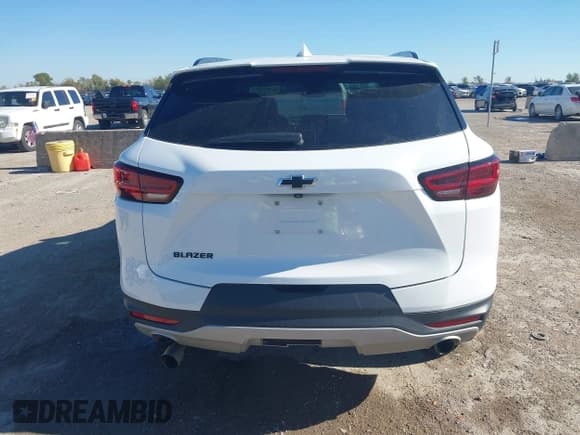 ✅ 2024 Chevrolet Blazer LT • VIN: 3GNKBCR41RS269163 • Lot: 43599137. Listed on IAAI with 21,760 mi. Free auction sales archive from the USA and detailed vehicle history report at DreamBid. Image 16.