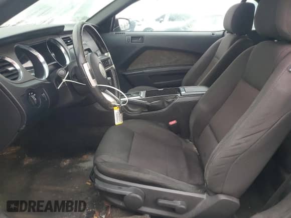 2014 Ford Mustang V6 с VIN 1ZVBP8EM9E5262430, выставлен на аукционе Copart как лот 89678065 с пробегом 144 092 миль миль и Чистый • Clean title. История ставок и продаж доступна на DreamBid. Изображение 7.