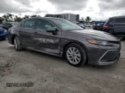 ✅ 2022 Toyota Camry LE • VIN: 4T1C11AK6NU053197 • Lot: 80526475. Wystawiony na Copart z przebiegiem 38 328 mil. Bezpłatny archiwum sprzedaży aukcyjnych z USA i szczegółowy raport historii pojazdu na DreamBid. Zdjęcie 4.