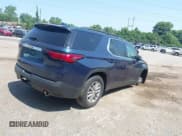 ✅ 2022 Chevrolet Traverse LT • VIN: 1GNEVHKW2NJ160235 • Lot: 42571585. Wystawiony na IAAI z przebiegiem 35 963 mil. Bezpłatny archiwum sprzedaży aukcyjnych z USA i szczegółowy raport historii pojazdu na DreamBid. Zdjęcie 4.
