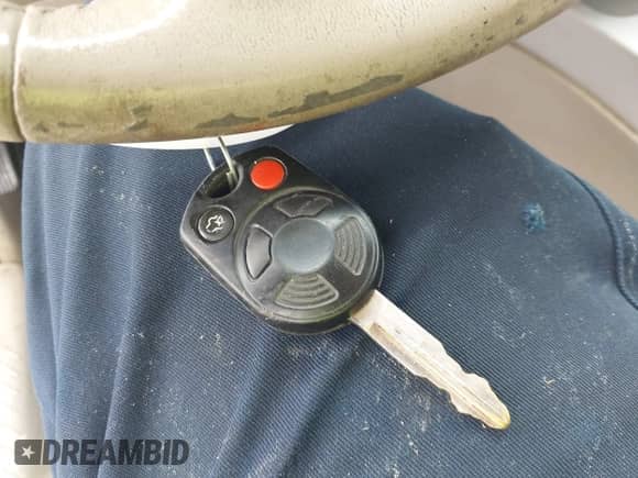 2010 Mercury Mariner z VIN 4M2CN8B73AKJ05123, wystawiony jako IAAI lot #42512923 z przebiegiem 240 736 mil mil oraz . Historia ofert i sprzedaży dostępna na DreamBid. Obrazek 11.