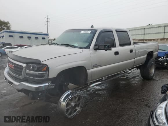 ✅ 2007 GMC Sierra 3500 SRW Work Trk • VIN: 1GTHK33D27F106146 • Lot: 77556084. Wystawiony na Copart z przebiegiem 277 900 mil. Bezpłatny archiwum sprzedaży aukcyjnych z USA i szczegółowy raport historii pojazdu na DreamBid. Zdjęcie 1.