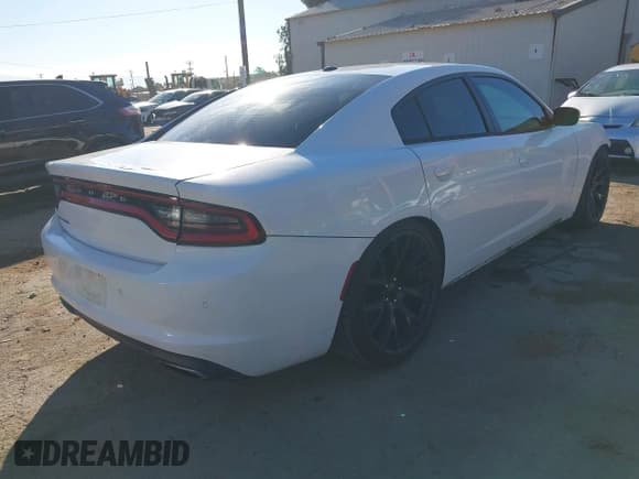 ✅ 2016 Dodge Charger SE • VIN: 2C3CDXBGXGH121262 • Лот: 43652599. Опубликован ранее на IAAI с пробегом 110 996 миль. Бесплатный доступ к архиву аукционных продаж из США и подробный отчёт об истории автомобиля на DreamBid. Изображение 4.