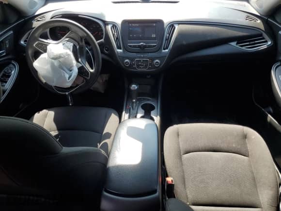 2018 Chevrolet Malibu LS z VIN 1G1ZB5ST4JF213594, wystawiony jako Copart lot #60424345 z przebiegiem 125 877 mil mil oraz Szkoda całkowita • Salvage title. Historia ofert i sprzedaży dostępna na DreamBid. Obrazek 8.