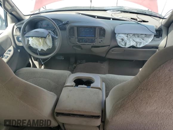 ✅ 2001 Ford F-150 XL • VIN: 2FTRX17L01CA10790 • Lot: 68783885. Listed on Copart with Not provided. Free auction sales archive from the USA and detailed vehicle history report at DreamBid. Image 8.