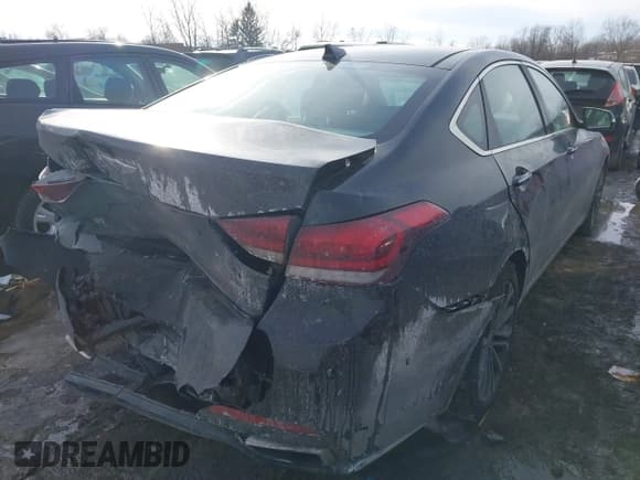 ✅ 2015 Hyundai Genesis 3.8L • VIN: KMHGN4JE7FU053471 • Lot: 41442809. Wystawiony na IAAI z przebiegiem 143 466 mil. Bezpłatny archiwum sprzedaży aukcyjnych z USA i szczegółowy raport historii pojazdu na DreamBid. Zdjęcie 4.