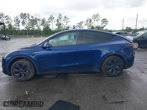 ✅ 2025 Tesla Model Y Long Range • VIN: 7SAYGDEE8SA364648 • Лот: 43414969. Опубликован ранее на IAAI с пробегом 12 320 миль. Бесплатный доступ к архиву аукционных продаж из США и подробный отчёт об истории автомобиля на DreamBid. Изображение 14.