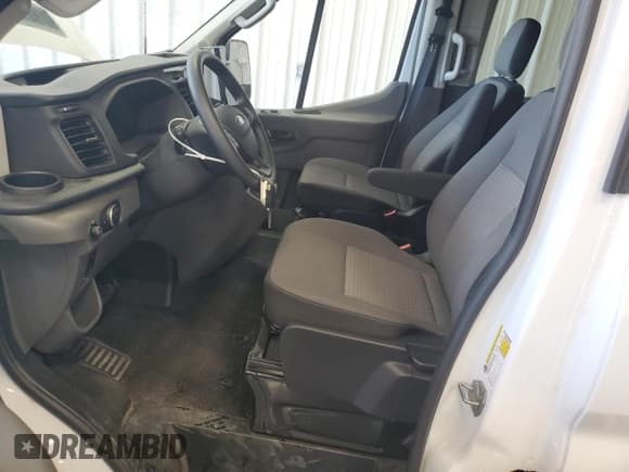 ✅ 2025 Ford Transit Passenger XL • VIN: 1FBAX2C84SKA21054 • Lot: 80090105. Wystawiony na Copart z przebiegiem 7 514 mil. Bezpłatny archiwum sprzedaży aukcyjnych z USA i szczegółowy raport historii pojazdu na DreamBid. Zdjęcie 7.
