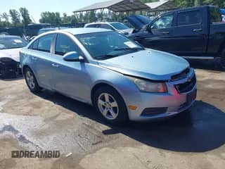 2011 Chevrolet Cruze 1LT z VIN 1G1PF5S92B7304911, wystawiony jako IAAI lot #43150619 z przebiegiem 235 208 mil mil oraz . Historia ofert i sprzedaży dostępna na DreamBid. Obrazek 1.