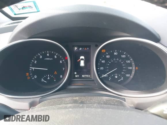 2017 Hyundai Santa Fe 2.0T z VIN 5XYZUDLA8HG502333, wystawiony jako IAAI lot #41246195 z przebiegiem 62 772 mil mil oraz . Historia ofert i sprzedaży dostępna na DreamBid. Obrazek 7.