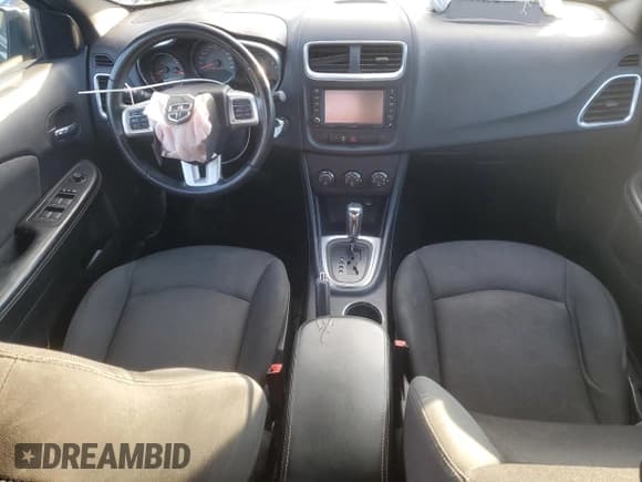 ✅ 2013 Dodge Avenger SXT • VIN: 1C3CDZCB9DN502828 • Lot: 86070064. Wystawiony na Copart z przebiegiem 143 113 mil. Bezpłatny archiwum sprzedaży aukcyjnych z USA i szczegółowy raport historii pojazdu na DreamBid. Zdjęcie 8.