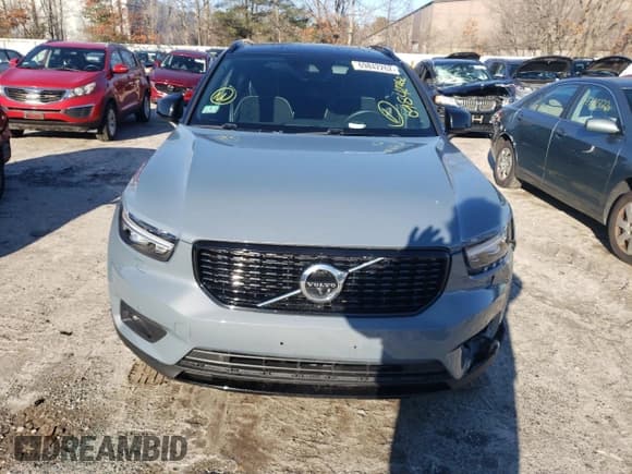 ✅ 2020 Volvo XC40 R-Design • VIN: YV4162UM5L2311182 • Lot: 69842262. Listed on Copart with 37,558 mi. Free auction sales archive from the USA and detailed vehicle history report at DreamBid. Image 5.