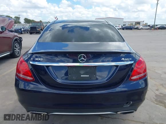✅ 2016 Mercedes-Benz C 300 Luxury • VIN: 55SWF4KB8GU138247 • Lot: 43014664. Listed on IAAI with 116,334 mi. Free auction sales archive from the USA and detailed vehicle history report at DreamBid. Image 16.