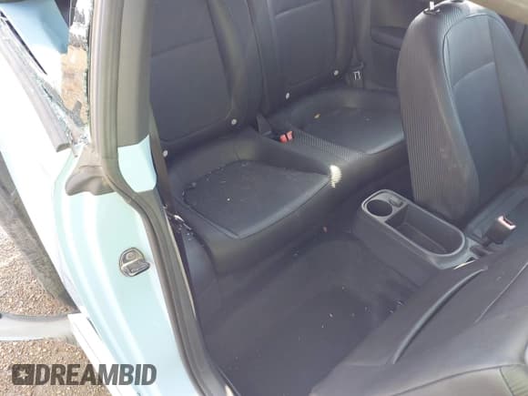 ✅ 2012 Volkswagen Beetle 2.5L • VIN: 3VWJX7AT0CM614269 • Lot: 43772516. Listed on IAAI with 129,147 mi. Free auction sales archive from the USA and detailed vehicle history report at DreamBid. Image 8.