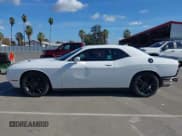 ✅ 2017 Dodge Challenger SXT • VIN: 2C3CDZAG5HH640055 • Lot: 43592589. Wystawiony na IAAI z przebiegiem 127 512 mil. Bezpłatny archiwum sprzedaży aukcyjnych z USA i szczegółowy raport historii pojazdu na DreamBid. Zdjęcie 15.