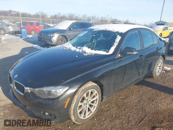 ✅ 2017 BMW 3 Series 320i xDrive • VIN: WBA8E5G33HNU42459 • Лот: 43813815. Опубликован ранее на IAAI с пробегом 150 588 миль. Бесплатный доступ к архиву аукционных продаж из США и подробный отчёт об истории автомобиля на DreamBid. Изображение 17.