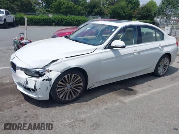✅ 2013 BMW 3 Series 328i • VIN: WBA3A5C57DF356539 • Лот: 42630536. Опубликован ранее на IAAI с пробегом 128 899 миль. Бесплатный доступ к архиву аукционных продаж из США и подробный отчёт об истории автомобиля на DreamBid. Изображение 2.