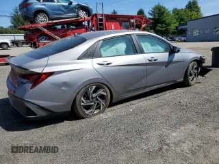 ✅ 2025 Hyundai Elantra SEL Sport • VIN: KMHLM4DG0SU876798 • Лот: 71768515. Опубликован ранее на Copart с пробегом 11 398 миль. Бесплатный доступ к архиву аукционных продаж из США и подробный отчёт об истории автомобиля на DreamBid. Изображение 3.