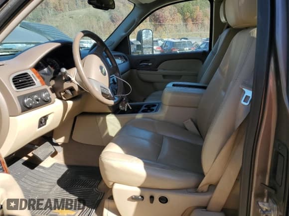 ✅ 2013 Chevrolet Silverado 2500HD LTZ • VIN: 1GC2KYCG3DZ241031 • Lot: 75018534. Listed on Copart with 96,306 mi. Free auction sales archive from the USA and detailed vehicle history report at DreamBid. Image 7.