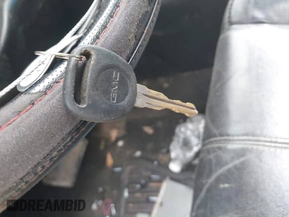 ✅ 2008 GMC Sierra 1500 SLT • VIN: 2GTEK13J081270775 • Lot: 41523737. Listed on IAAI with 199,858 mi. Free auction sales archive from the USA and detailed vehicle history report at DreamBid. Image 11.