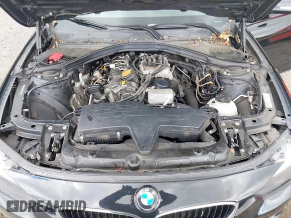 ✅ 2013 BMW 3 Series 328i xDrive • VIN: WBA3B3C59DF543640 • Lot: 42208779. Listed on IAAI with 183,737 mi. Free auction sales archive from the USA and detailed vehicle history report at DreamBid. Image 10.