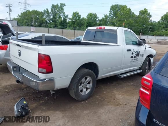 ✅ 2019 Ram 1500 Tradesman • VIN: 3C6JR6DG3KG585652 • Lot: 42840385. Listed on IAAI with 109,594 mi. Free auction sales archive from the USA and detailed vehicle history report at DreamBid. Image 4.