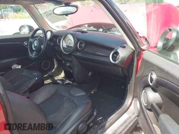 ✅ 2012 MINI Hardtop S • VIN: WMWSV3C56CTY28184 • Лот: 42763031. Опубликован ранее на IAAI с пробегом 91 241 миль. Бесплатный доступ к архиву аукционных продаж из США и подробный отчёт об истории автомобиля на DreamBid. Изображение 5.