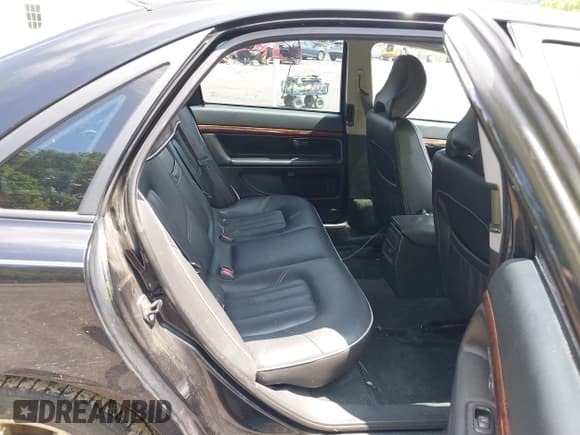 ✅ 2002 Volvo S80 • VIN: YV1TS91D021248950 • Lot: 42416721. Wystawiony na IAAI z przebiegiem 216 210 mil. Bezpłatny archiwum sprzedaży aukcyjnych z USA i szczegółowy raport historii pojazdu na DreamBid. Zdjęcie 8.